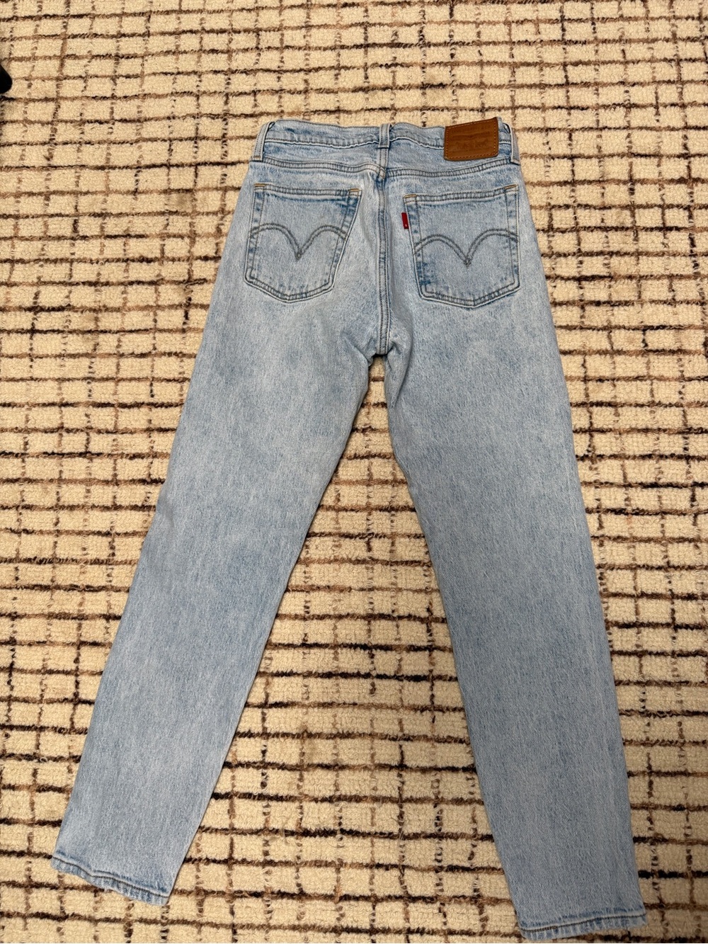 Levi's Wedgie Straight Light Blue High-Rise Ankle Jeans - Picture 2 of 3